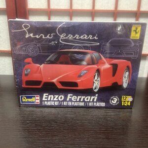 Revell Enzo Ferrari 1:24 Scale #85-2192 Plastic Model Kit Skill 3 NEW AND SEALED